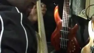 Jahmal Nichols trying out a Wyn Bass