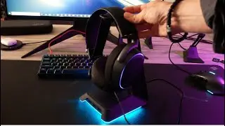 Razer Base Station Chroma (держатель для твоих наушников)