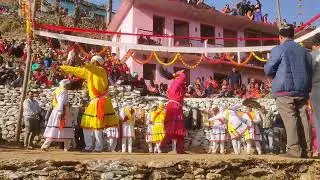 गांव आते ही पतिदेव के साथ गई घूमने🥰।।पांडव नृत्य।।#subscribe##Ashika Negi UK09 🌸