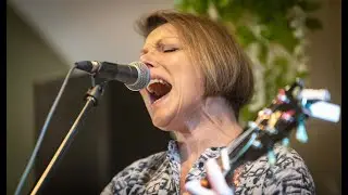 Linda Jennings sings Skylark