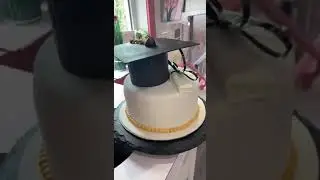 Grad Cup Cake