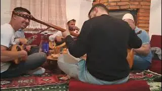 K&euml;ndoj / Limon Thaqi  & Gentrit Berisha &  Alaudin Aliu & Arbeni 