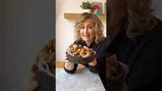 Taralli sugna e pepe o pepe e mandorle. Non smetterai pi&ugrave; di mangiarli