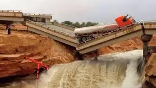 30 Minutes ago in China! Dongting Lake embankment collapsed. Cities and villages in Hunan sank