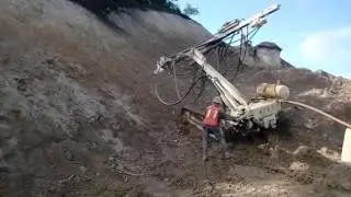 Perforaci&oacute;n con track drill para ancla de fricci&oacute;n, carretera acapulco-Cuernavaca km 253+180 lado b