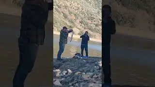 Pescando en los lagos de California. 