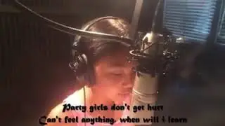 CHANDELIER cover by Sydney Haik ajieeeb btul suaranya nya,walaupun msih anak