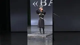 Мощный номер с кинжалами ансамбля &laquo;ВАЙНАХ&raquo;! #чеченцы