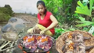 Survival skills Turtle, catching for food near river - Turtle and egg spicy grilled for dinner (1)