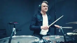 Presentaci&oacute;n en vivo del baterista en el estudio Dolby Atmos aprobado Mammoth Sound
