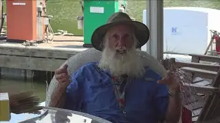 'Greybeard' canoes the Mississippi River, stops in Memphis