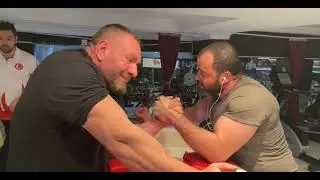 ANKARA GUARD GYM BİLEK GÜREŞİ MASA ANTRENMANI