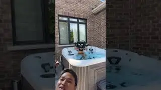 television Men and beauties bathing #pool #hottub #freefire