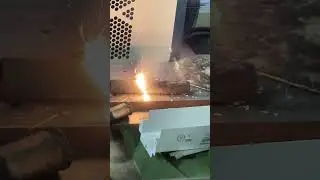 The SFX laser rust removal equipment has an excellent effect on removing the oil layer on the metal