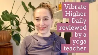 Vibrate Higher Daily by Lalah Delia | Yoga Teacher Book Reviews | Self-help books 2021 📚 Librarian