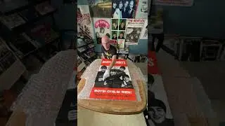 Оригинальный постер футболок Beatles 1964 года из магазина Puritan в США, выпущенный до их приезд...
