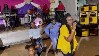 KELLION PERFORMANCE AT PRAISE IN THE STREET SHE STARTED THE CONCERT WELL OUR FIRST PROFARMER