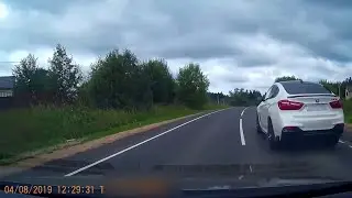 Man Skating in the Street Stalls Traffic || ViralHog