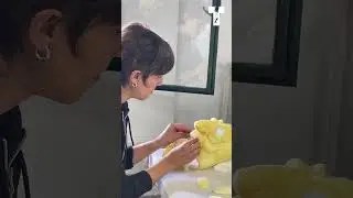 ltimos retoques en el Taller de Construcci&oacute;n de Marionetas en Gomaespuma