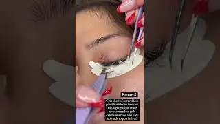 This is how i remove outgrown lashes at a 2 week fill appointment #lashes#lashextensions#lashartist