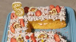 Geburtstagstorte/Lettercake 🎂! #yummy Biskuit Boden & leckere Creme ohne Butter! #easyrecipe #video