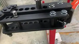 JD2 model 32 hydraulic bender