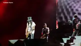 Slash shredding guitar solo