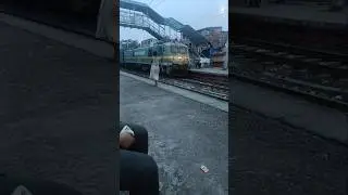 WAG9 pulling heavy load