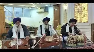 Sab Parivaar Charayia Berrey 