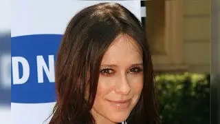 A Live stream by  Jennifer Love Hewitt (04/01/19)