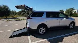 🎄 Holiday Mobility Special &ndash; 2022 Kia Carnival Wheelchair Van 🎄