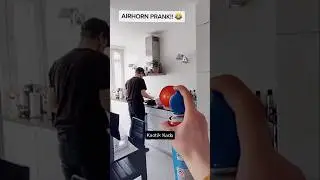 Air horn pranks. 📣🤣...#KaotikKado #Viral #Trending #AirHornPrank #AirHorn #Prank #Funny #Shorts