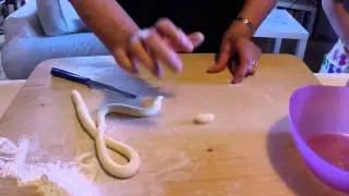 Strascinate dalle mani di Isabella