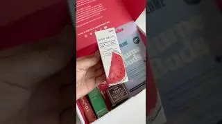 August Allure Beauty Box unboxing !#allurebeautybox #beautybox #subscriptionbox #taylorswift #shorts