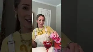Should I make a &ldquo;mocktails with mckenzie&rdquo; series? 😍 #wellnesstok #nonalcoholicdrink #bonbuz