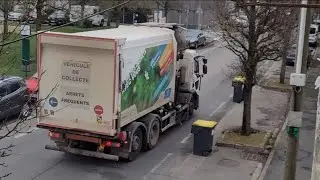 Collecte des bacs jaunes par camions robotisée de chez Nicollin 