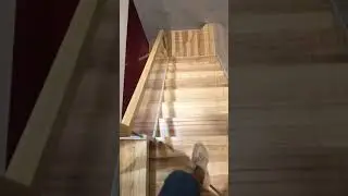 L Shaped Double Stringer Staircase With Glass Balustrade