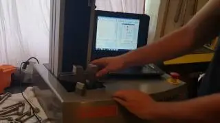 Mounting ASTM D790 Bend Fixture on a Universal Testing Machine