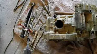 BMW G450X Crankshaft lock tool