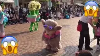 DISNEY CHARACTER FAINTS DURING PARADE