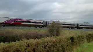 Dublin to Belfast train at Jerrettspass. #thebantershow #newry  #ireland #Dublin #Belfast #RISER