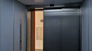 Großer Wertheim R-Series Aufzug (Big original Wertheim R-Series lift) @Saporoshjestraße 3, 4030 Linz