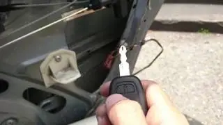 Como trocar trava elétrica do peugeot 206. Peugeot 206 power door lock replacement.