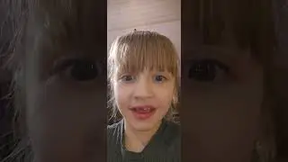 Sofi en una misa
