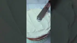 Sweet, airy, and ridiculously easy &mdash; world's fluffiest buttercream #frosting #shorts