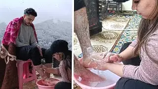 Hot water foot massage in a cold snowy village🌨️🌡️ASMR