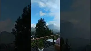 suasana di Bromo Hillside ( Caf&ecirc; 360&deg; ) #pesonaindonesia #bromo #malang #tnbts