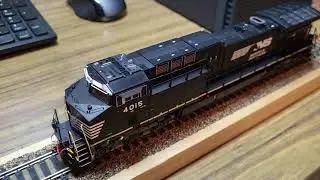 ScaleTrains Norfolk Southern AC44C6M #4015