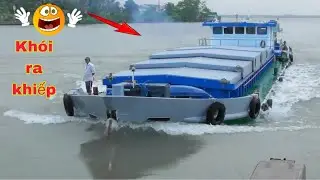 Xả cống.ghe sà lan tranh thủ vượt cống ngăn mặn