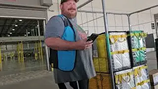 Amazon flex how we go into the wearhouse drive in/pick up our packages📦opps had a problem it happens